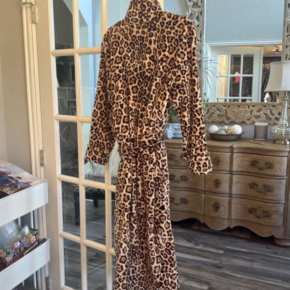 Animal Print Robe - Picture 5 of 5